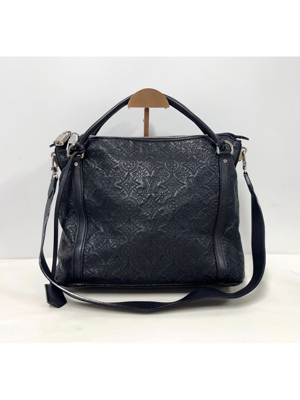 Authentic Louis Vuitton Monogram Lambskin Antheia IXIA PM Black great condition